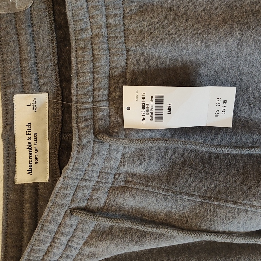 Abercrombie Soft Fleece Shorts Large 9" Inseam - Picture 4 of 5